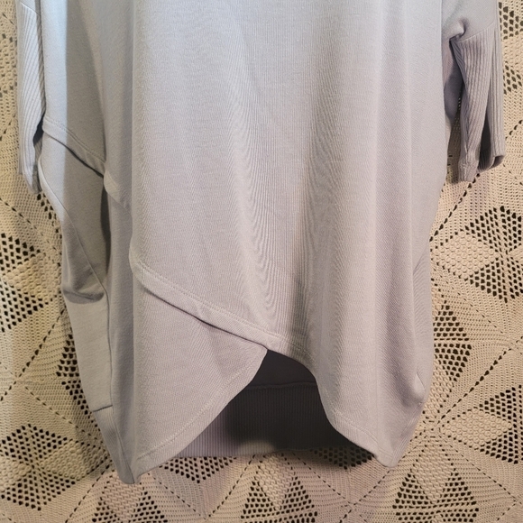 Versona small Grey sweater - Picture 2 of 13